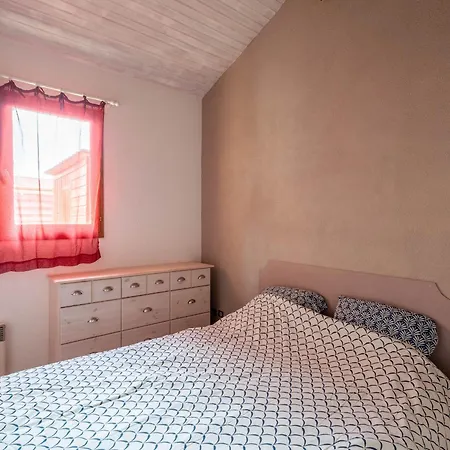 Apartment Duplex A Deux Pas De L'ocean Pour 4 Personnes, Cour Privee, Menage Inclus - Fr-1-319-600 Biscarrosse